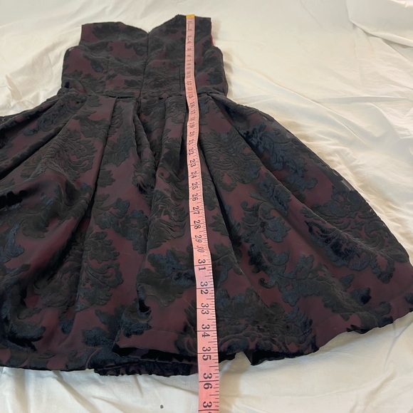 Cute skater style party dress - Picture 5 of 11
